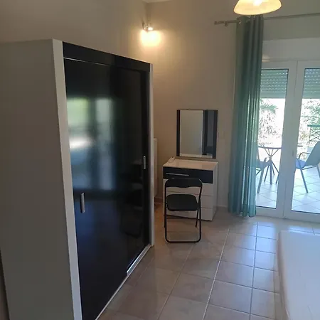 別荘 Bright New Garden