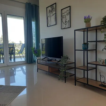 Bright New Garden Χανιώτη