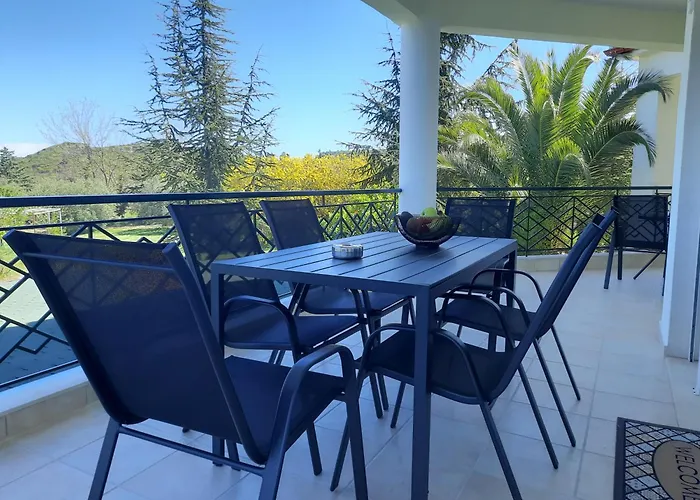 Bright New Garden * Chaniotis