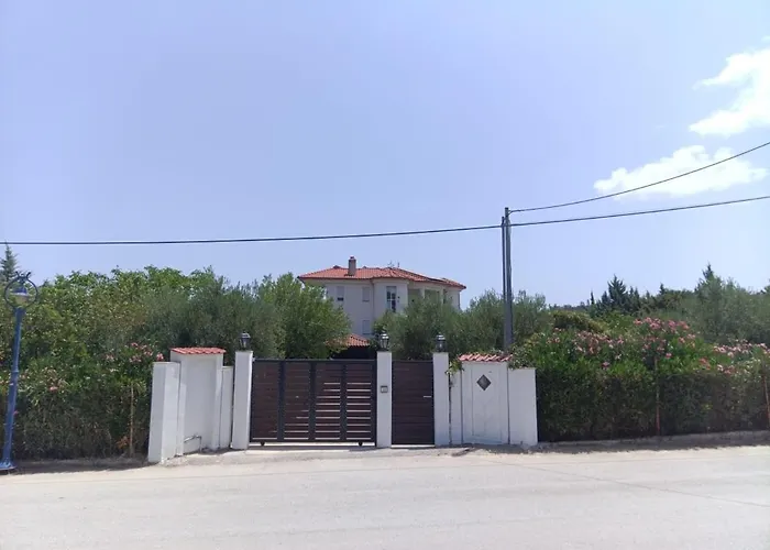 Bright New Garden Сasa de vacaciones *