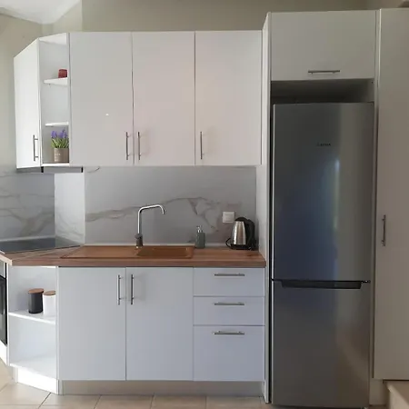 Bright New Garden Holiday home *