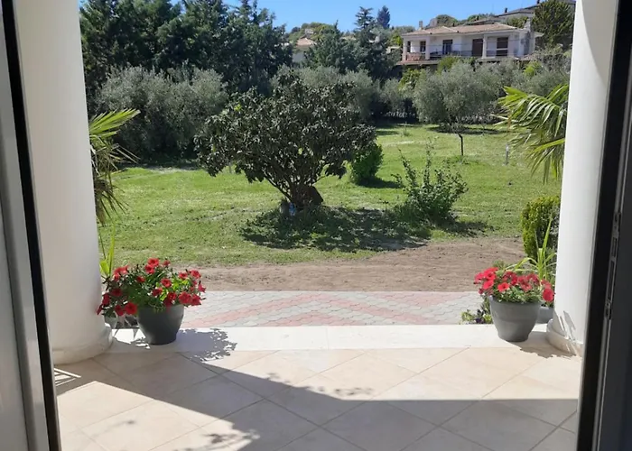 Bright New Garden Semesterbostad *