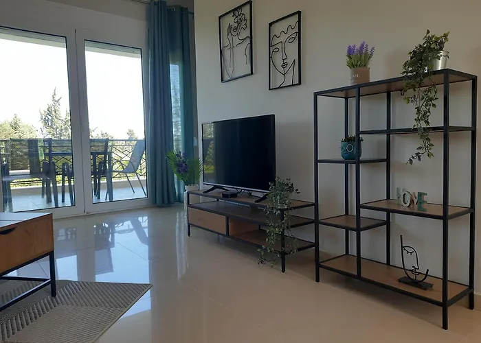 Bright New Garden Hanioti